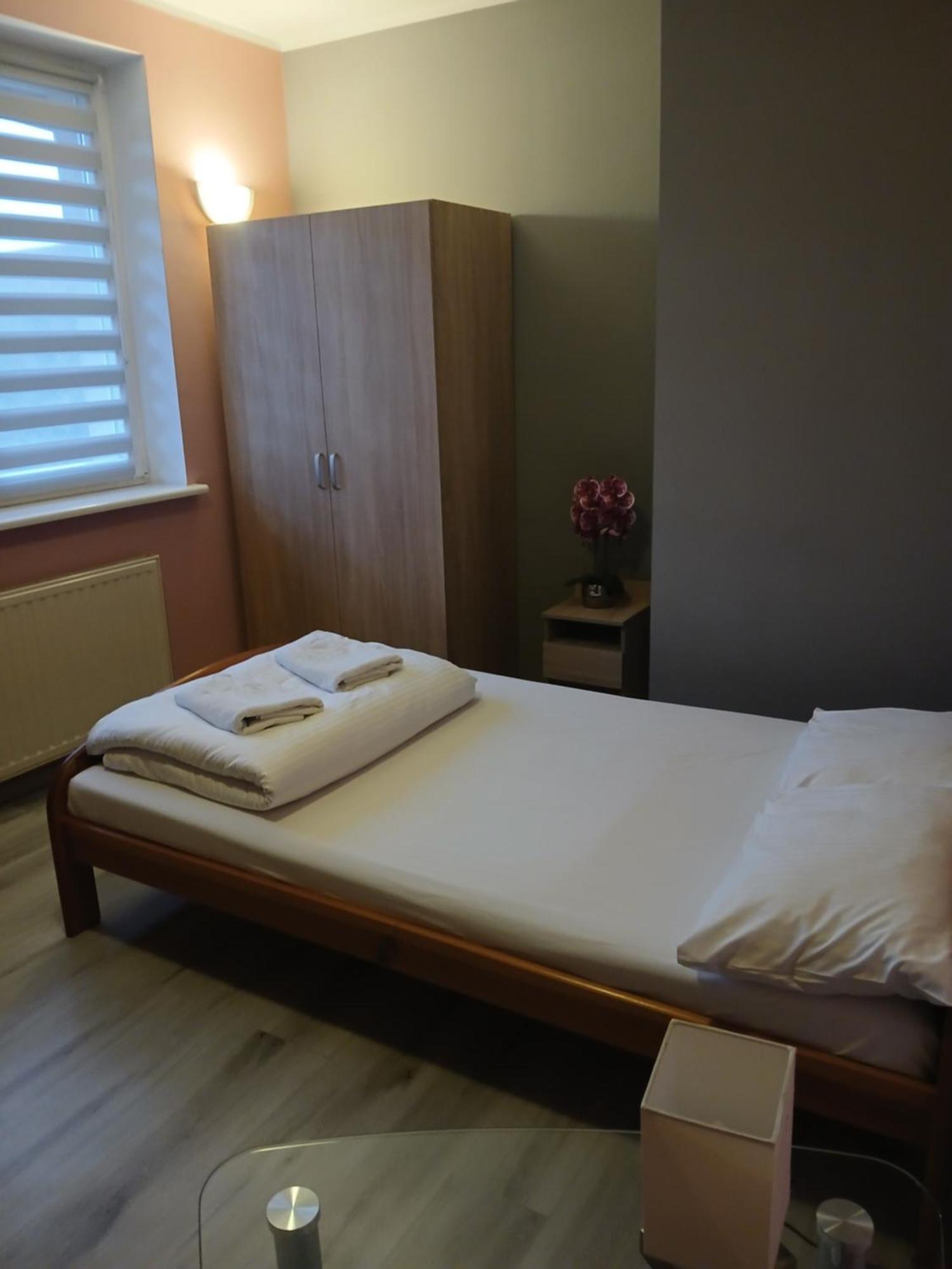 Dom Brama Mazur Bed & Breakfast Ostroda Exterior photo